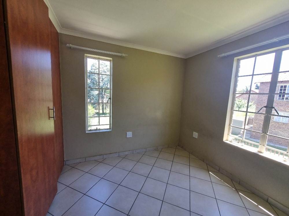 3 Bed Townhouse in Lydenburg photo number 17