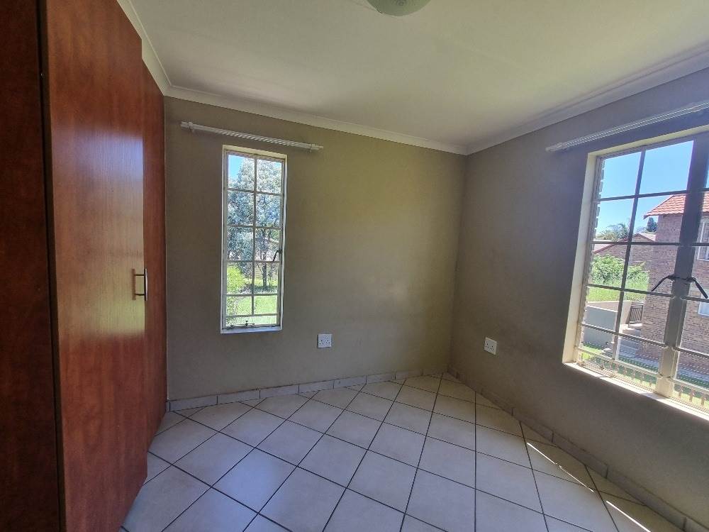 3 Bed Townhouse in Lydenburg photo number 16
