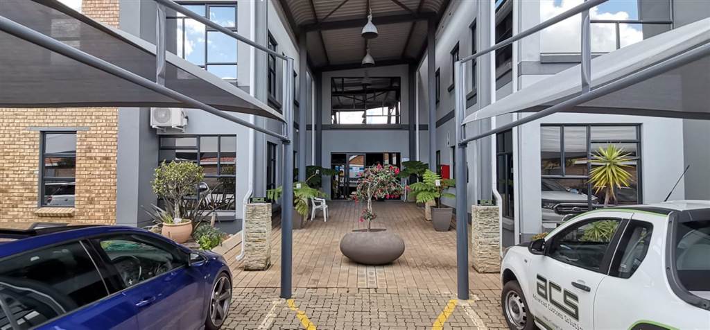177  m² Commercial space in Kempton Park Central photo number 1