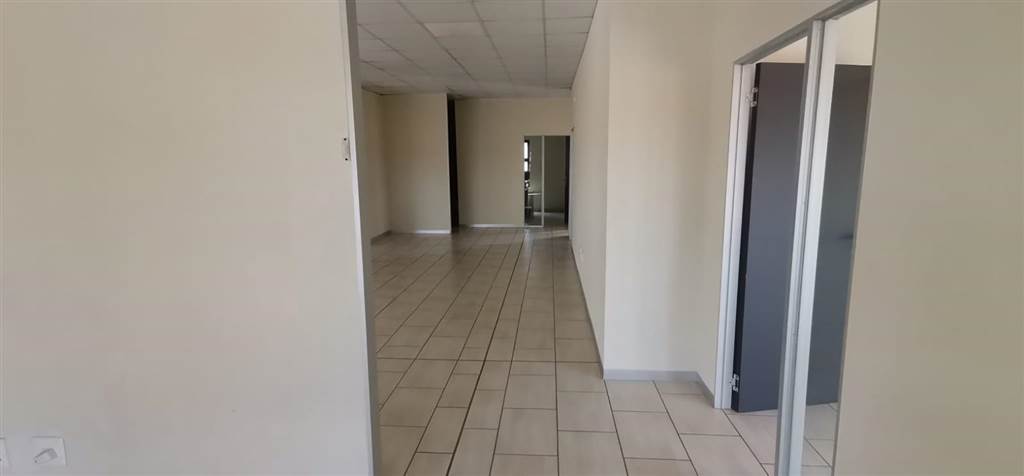 177  m² Commercial space in Kempton Park Central photo number 10