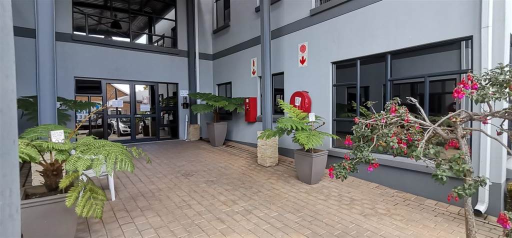 177  m² Commercial space in Kempton Park Central photo number 4