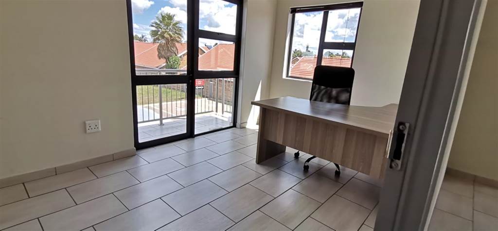 177  m² Commercial space in Kempton Park Central photo number 7
