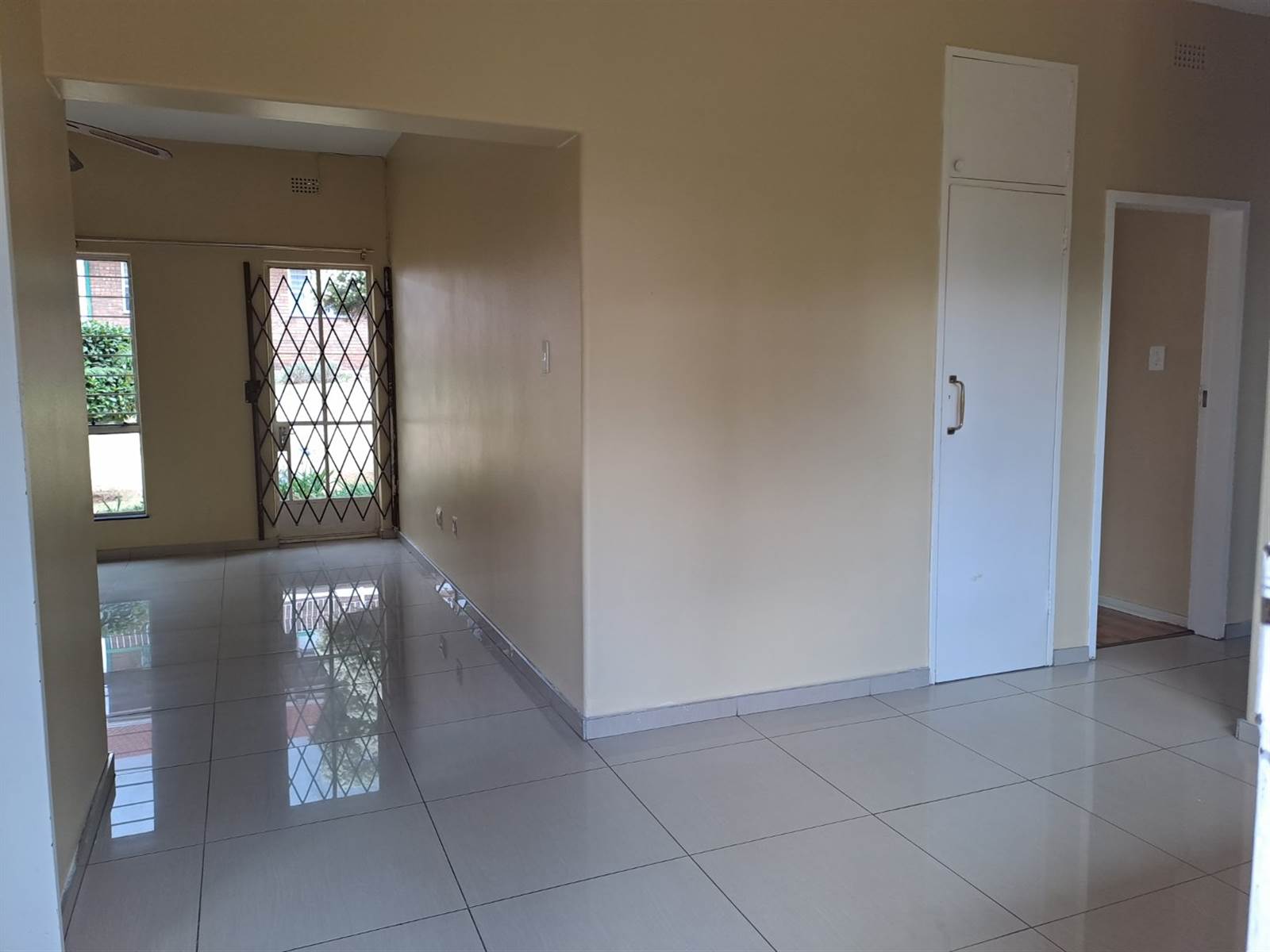 3 Bed Apartment in Horizon View photo number 3