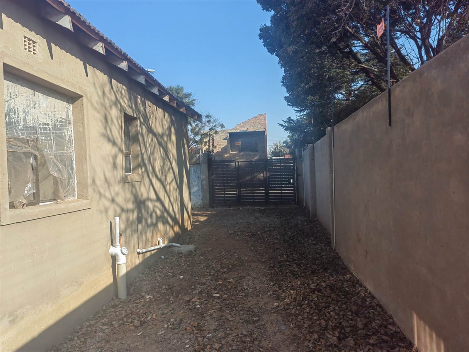 8 Bed House in Kempton Park Ext 2 photo number 19