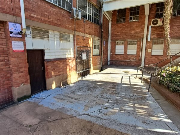 170 m² Industrial space 170 m² Industrial space