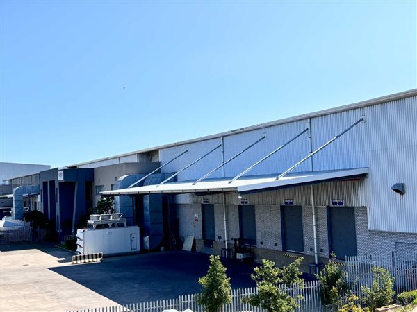 7 425  m² Industrial space