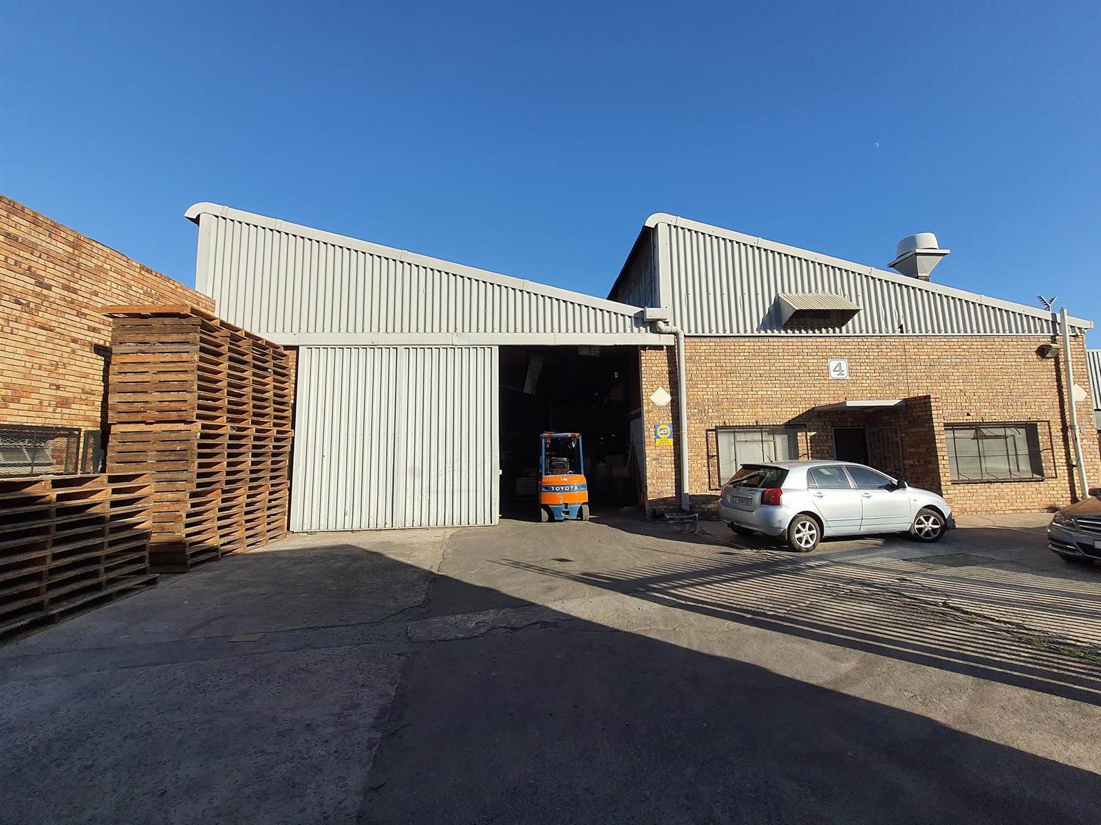 6883  m² Industrial space in Bellville South photo number 1