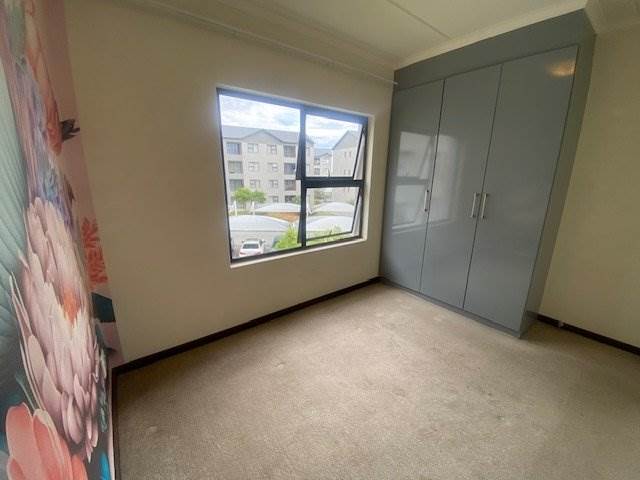 2 Bed Apartment in Carlswald Estate photo number 11