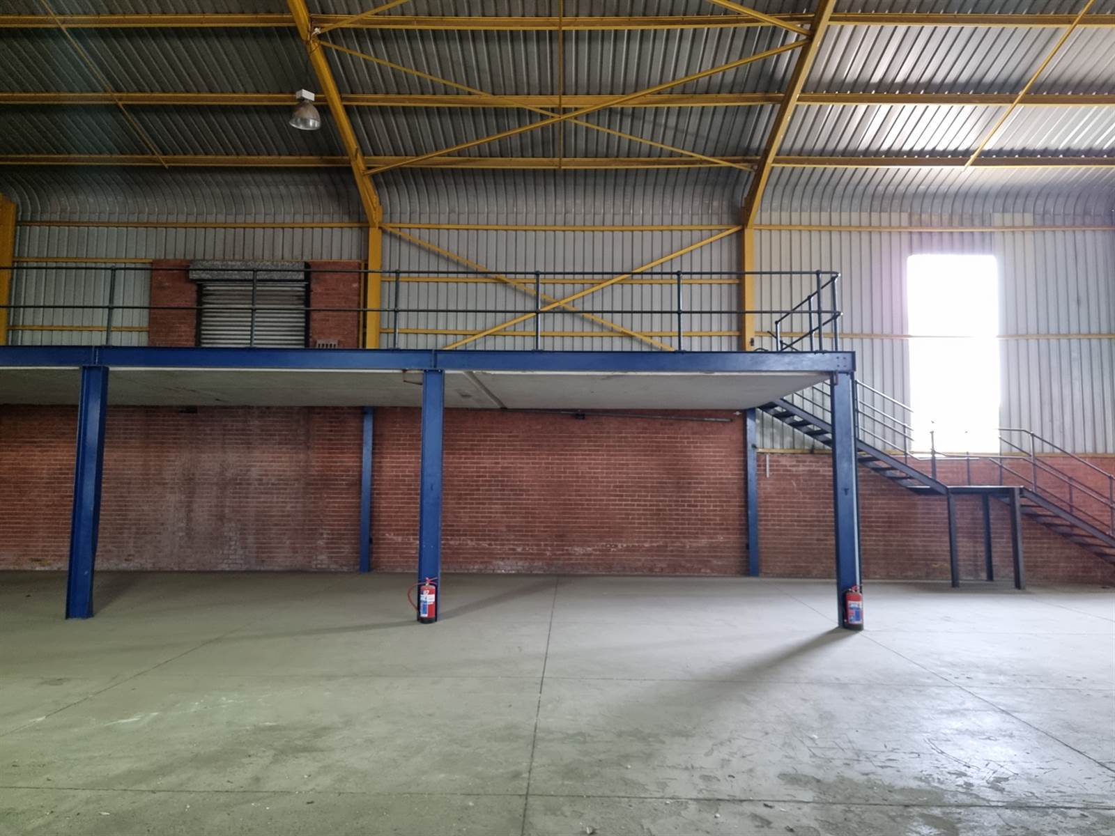 10000  m² Industrial space in Alrode photo number 5