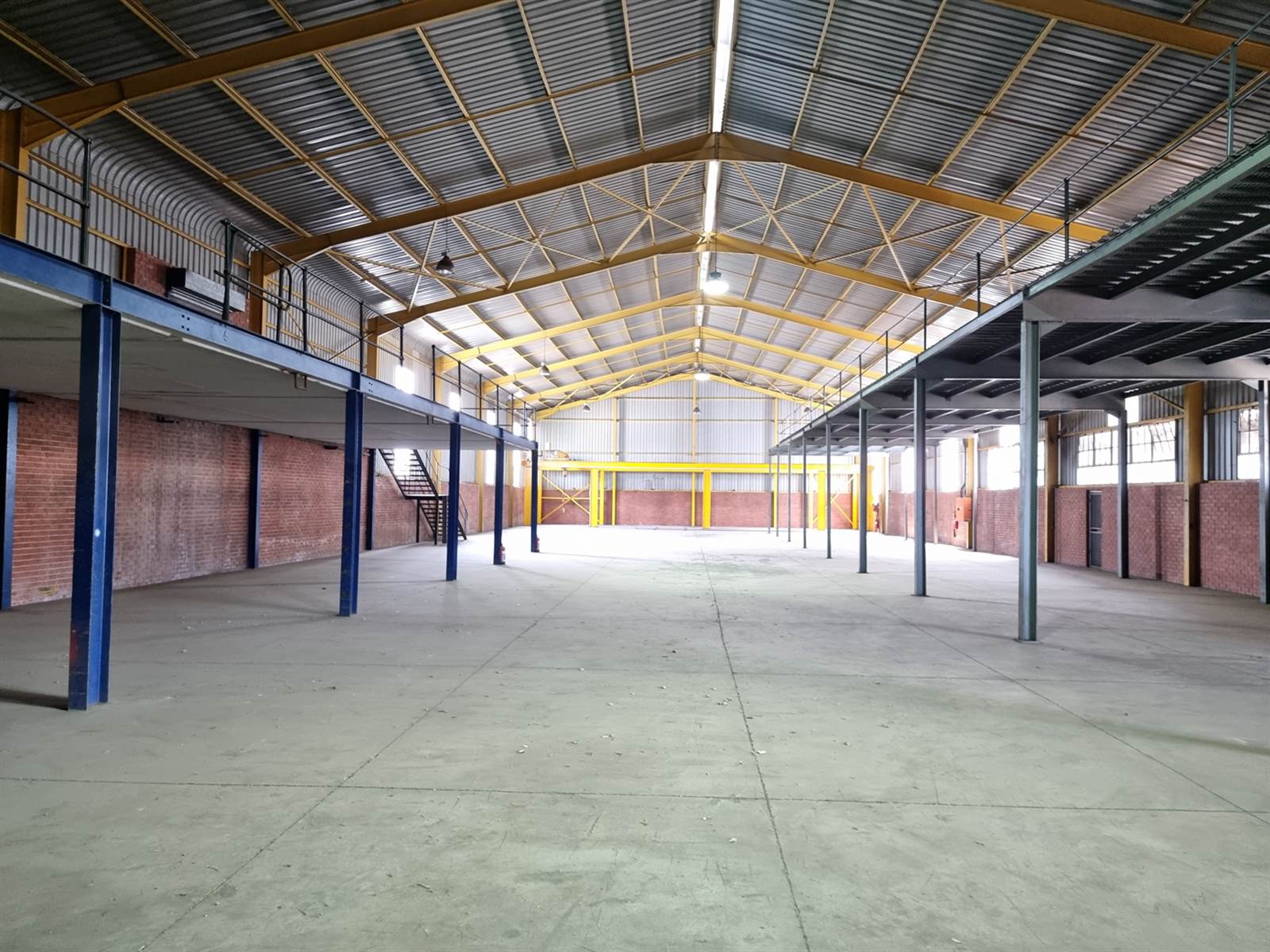 10000  m² Industrial space in Alrode photo number 2