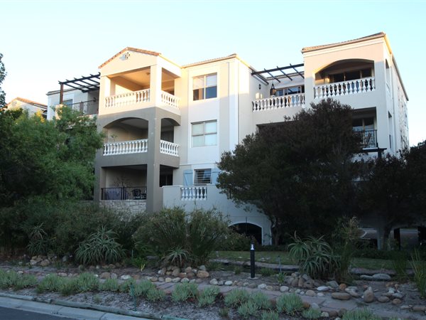 3 Bed House in Century City