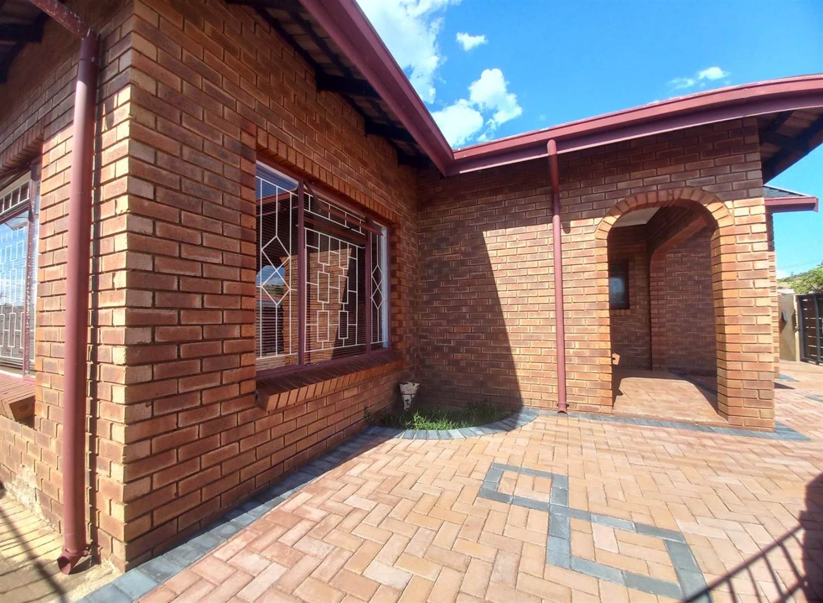 3 Bed House in Atteridgeville photo number 7