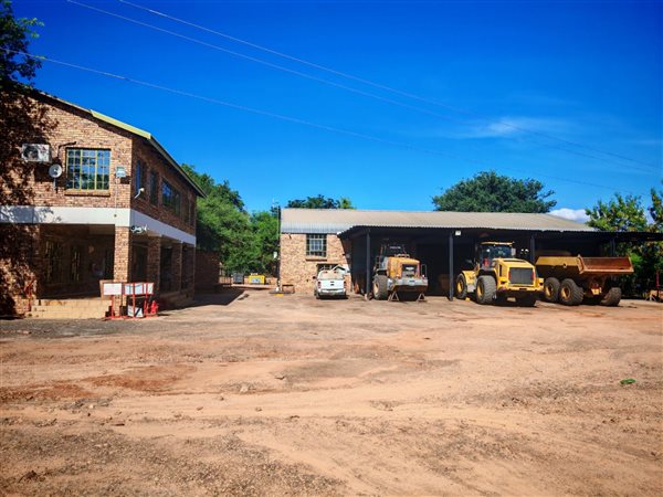 1 810 m² Commercial space 1 810 m² Commercial space