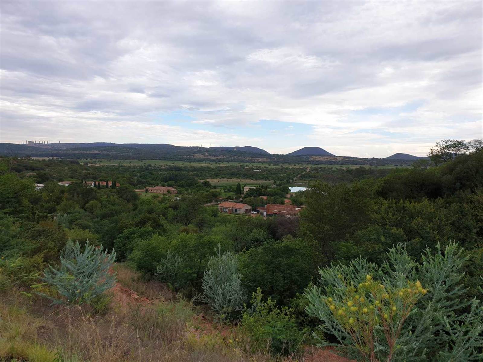 646 m² Land available in Estate D Afrique photo number 8
