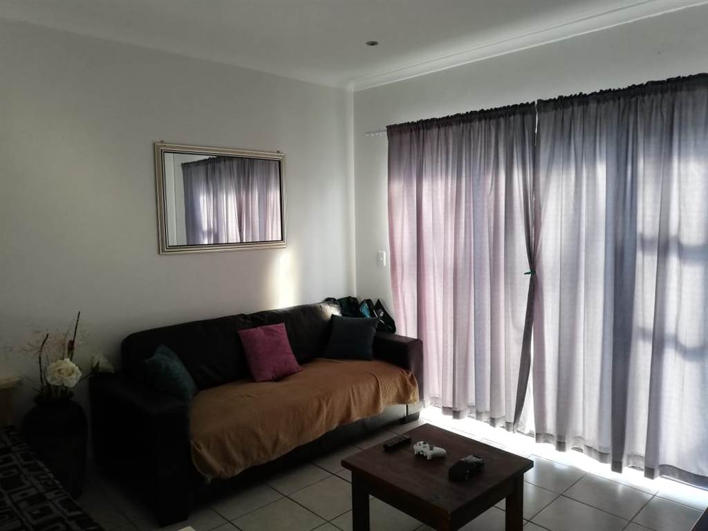 2 Bed Apartment in Wellington Central photo number 8
