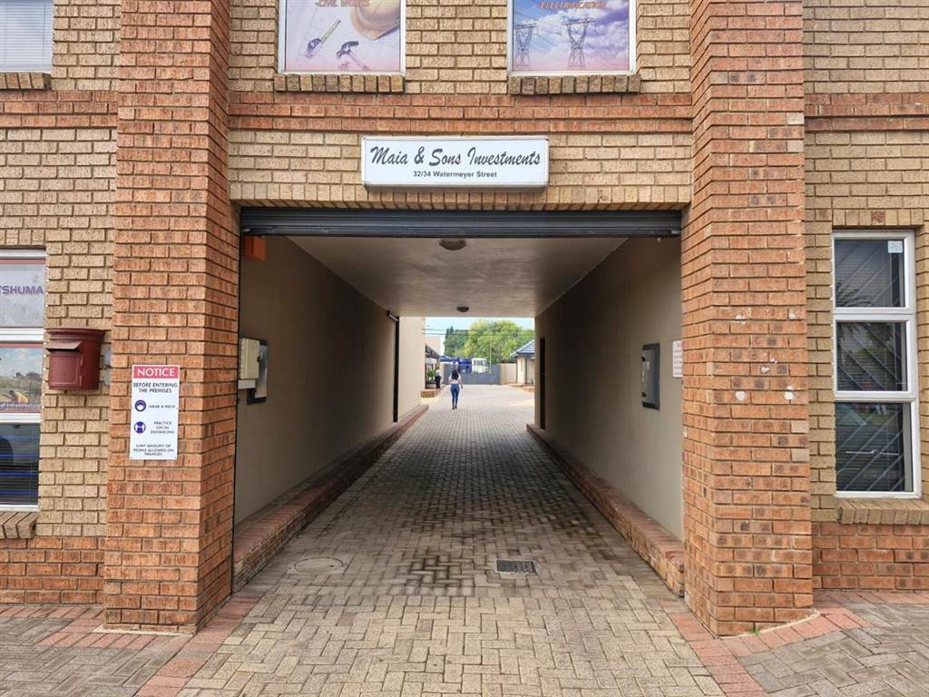 275  m² Commercial space in Klipfontein photo number 15