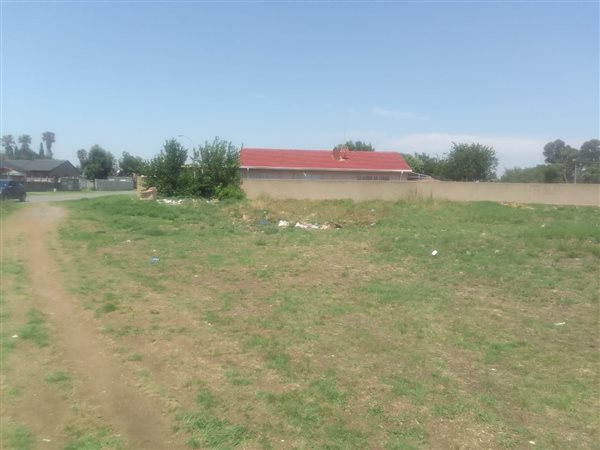 679 m² Land