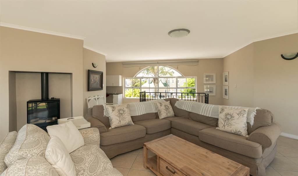 4 Bed House in Greenways Golf Estate photo number 22