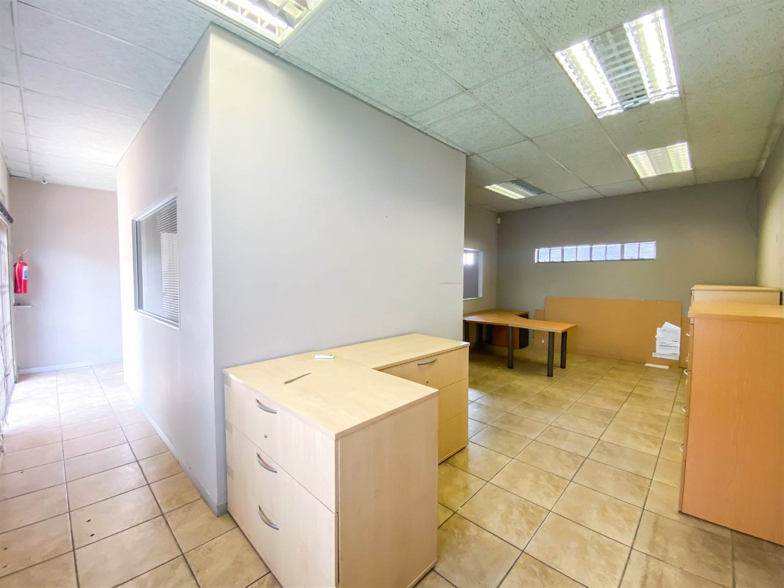 900  m² Office Space in Lakefield photo number 26