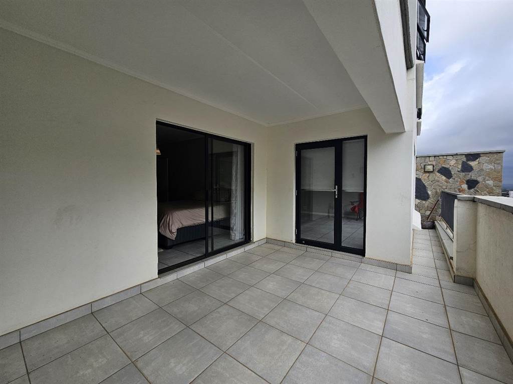 2 Bed Apartment in Kyalami photo number 17