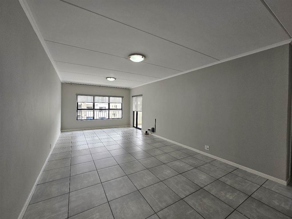2 Bed Apartment in Kyalami photo number 6