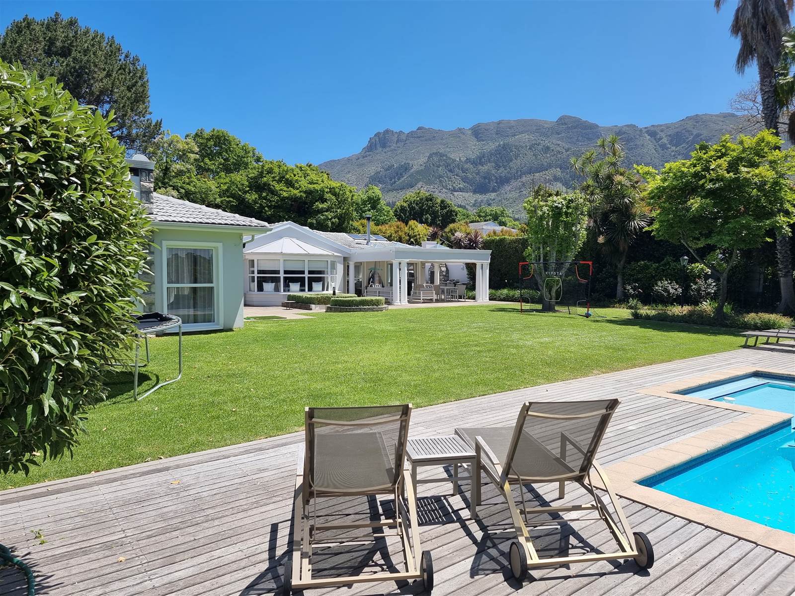 4 Bed House in Constantia photo number 1