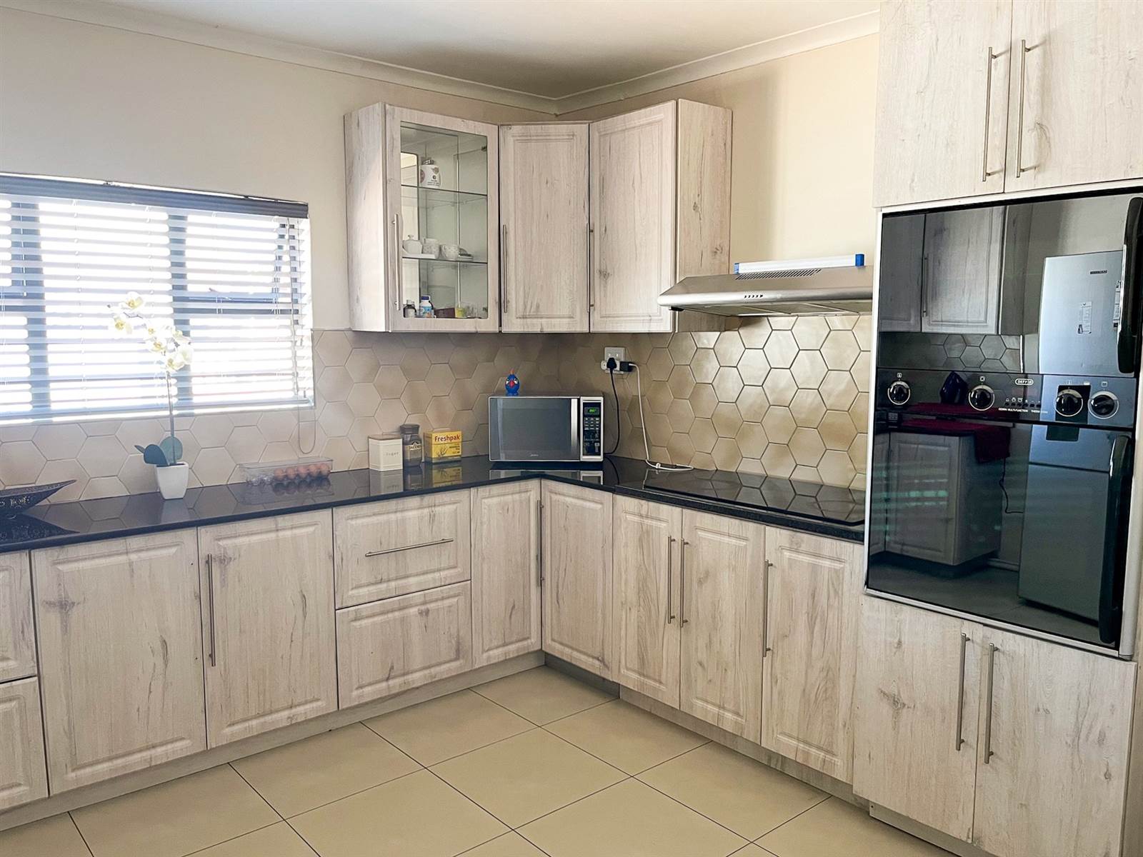 3 Bed House in Rondebosch East photo number 2
