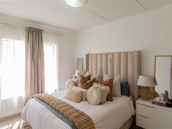 2 Bedroom Flat 2 Bedroom Flat