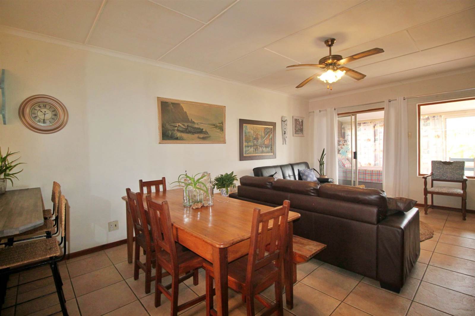 2 Bed Apartment in Port Alfred photo number 12