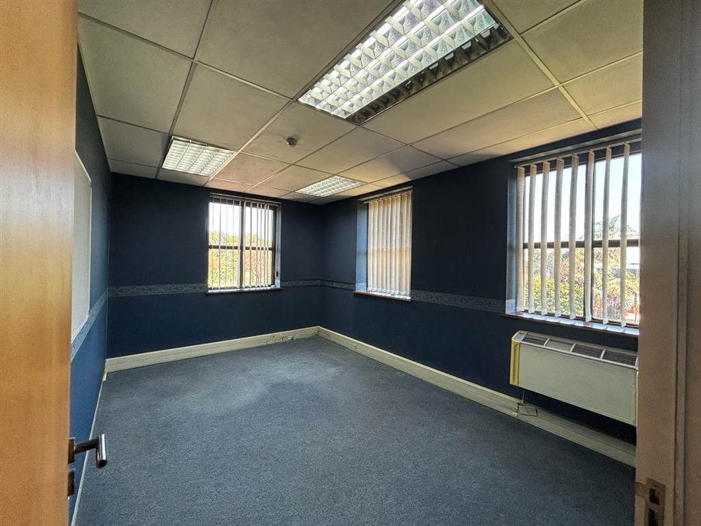 275  m² Commercial space in Houghton Estate photo number 14