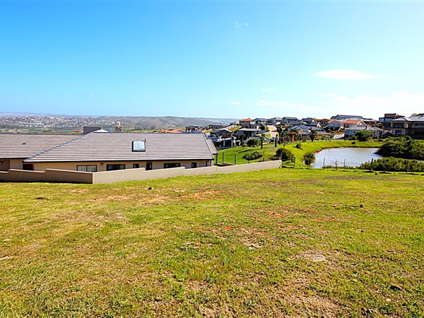 813 m² Land