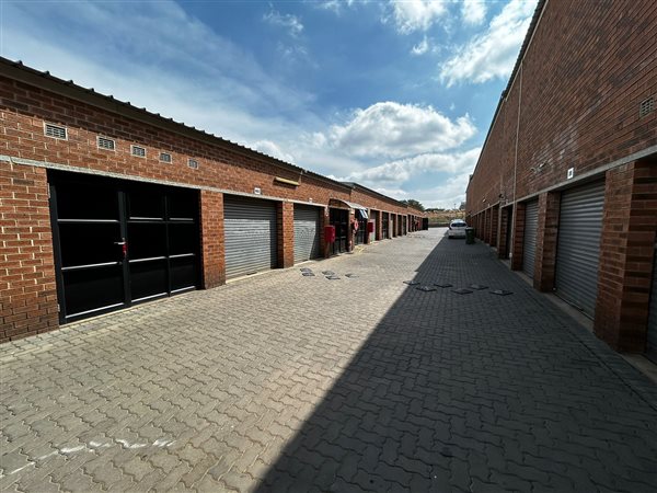 90  m² Industrial space