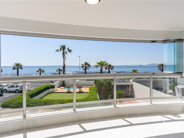4 Bed Apartment in Mouille Point