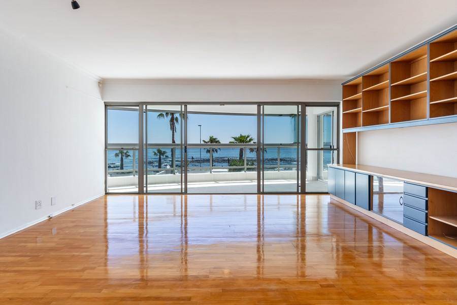 4 Bed Apartment in Mouille Point photo number 18