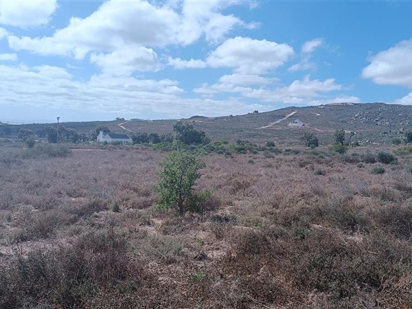 523 m² Land