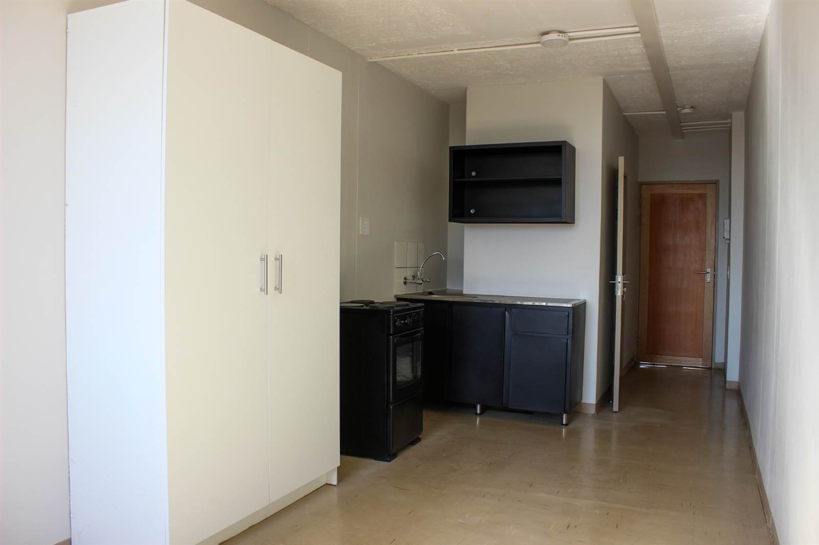 Bachelor apartment in Wespark photo number 12