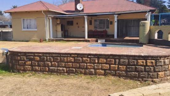 4 Bed House in Daggafontein photo number 1