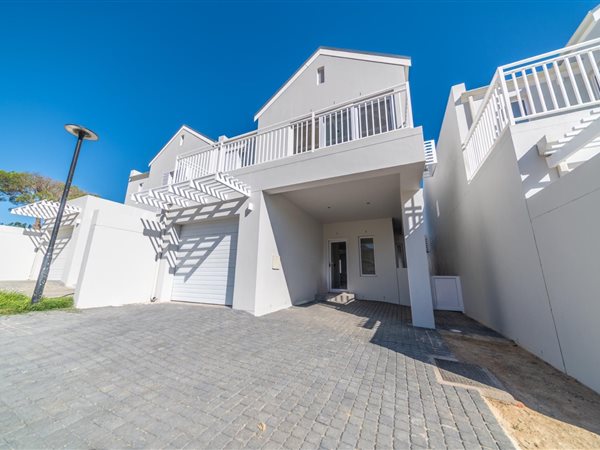3 Bedroom Townhouse 3 Bedroom Townhouse