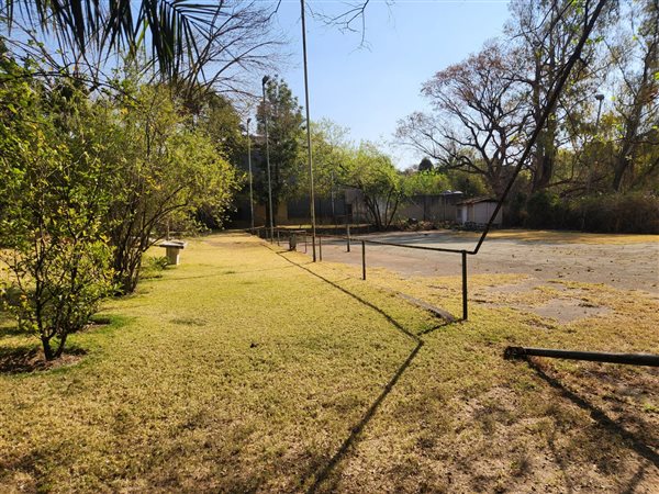 1 332 m² Land