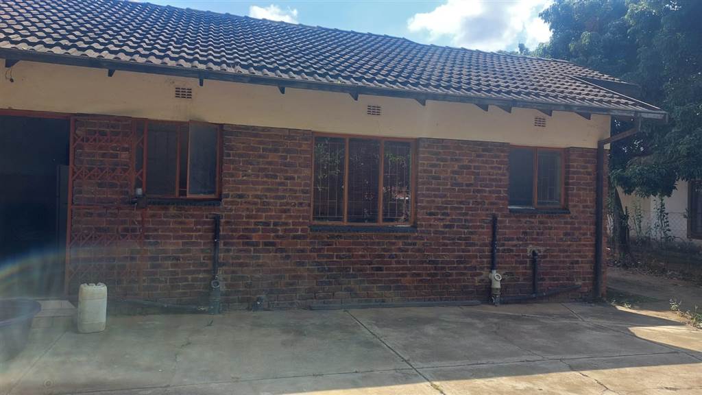 3 Bed House in Tzaneen photo number 19