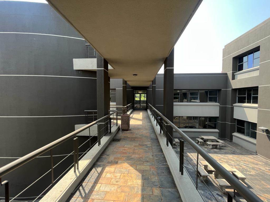 1400  m² Commercial space in Parktown photo number 3