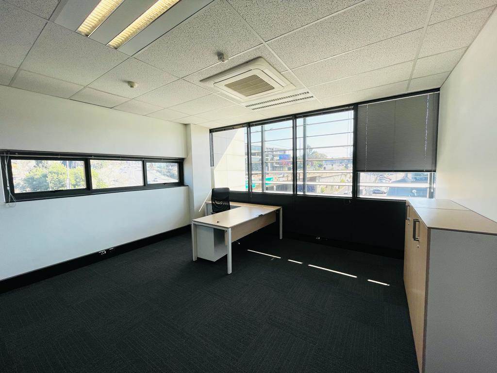 1082  m² Commercial space in Sandown photo number 13