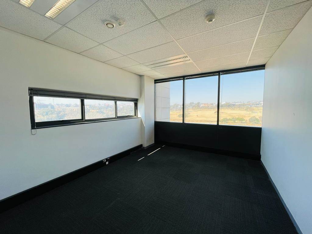 1082  m² Commercial space in Sandown photo number 5