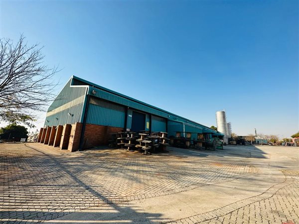 2990  m² Industrial space