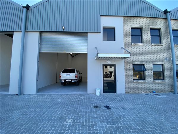 209  m² Industrial space