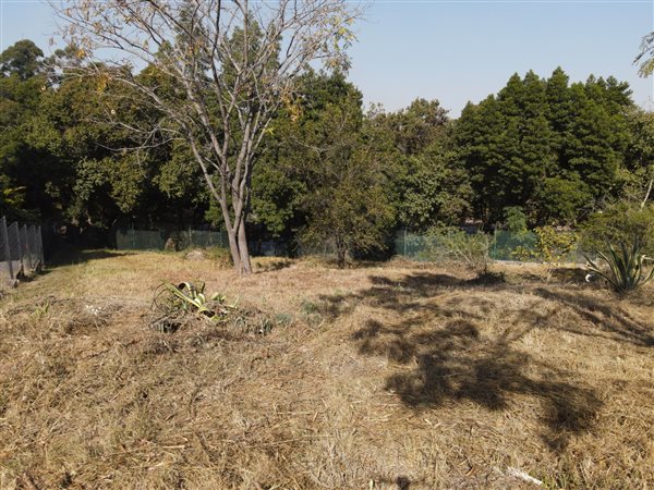 1 639 m² Land