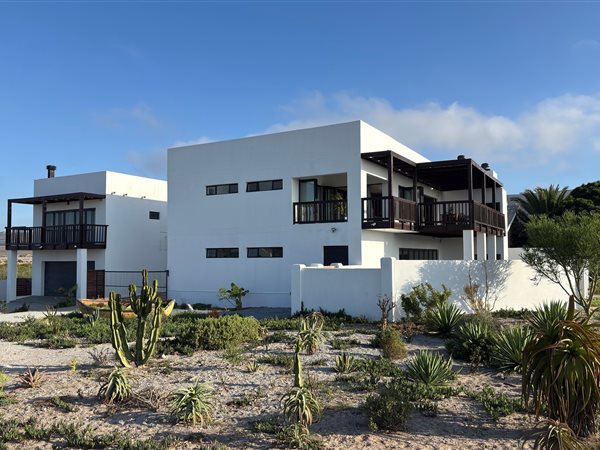 4 Bedroom House 4 Bedroom House