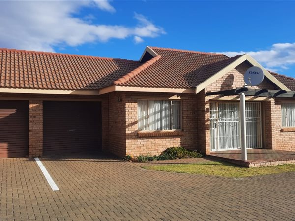 3 Bedroom Townhouse 3 Bedroom Townhouse