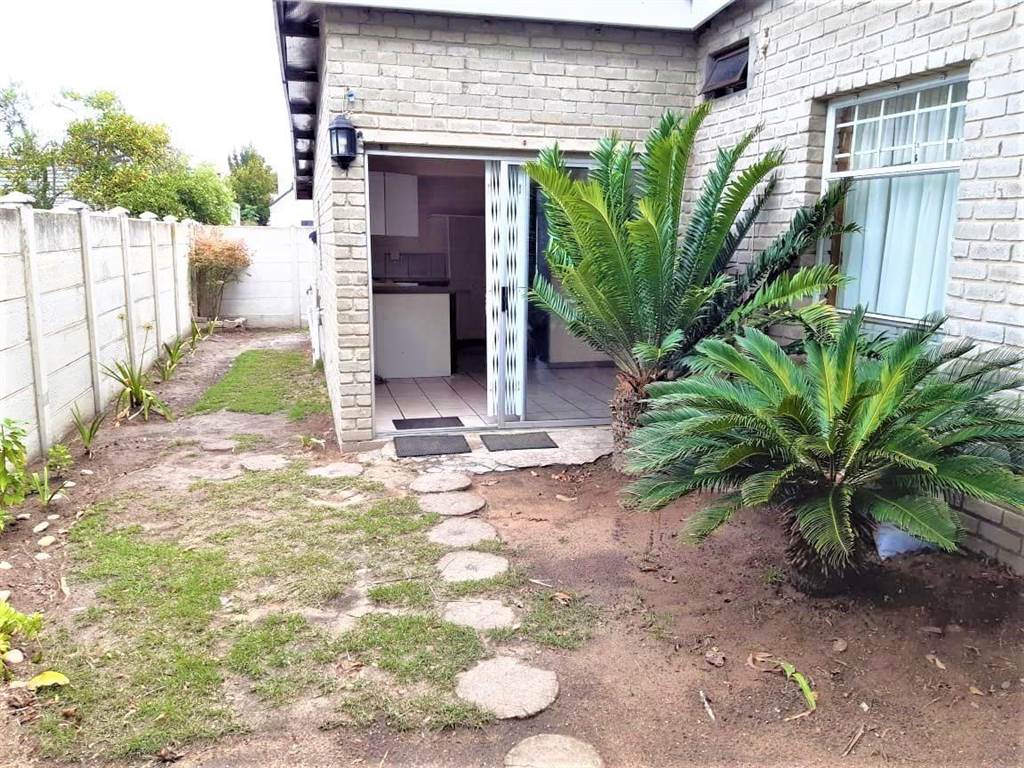 1 Bed Apartment in Knysna Central photo number 1
