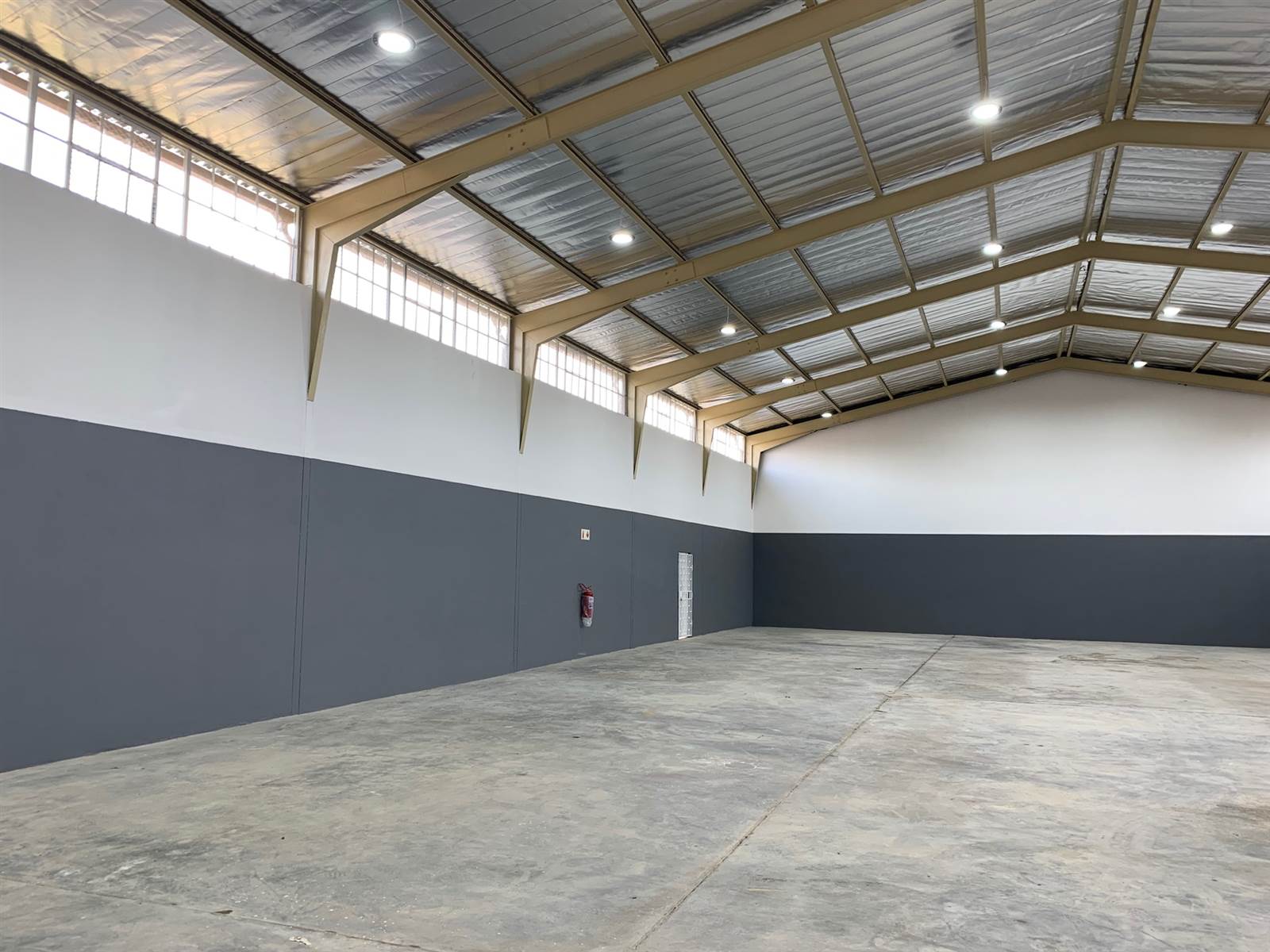 720  m² Industrial space in Nirvana photo number 5